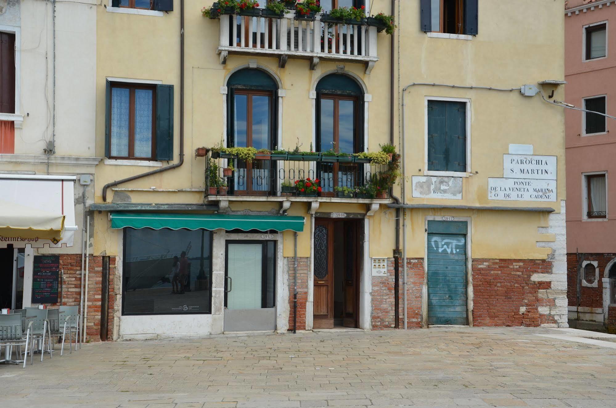 Casa Favaretto Guest House เวนิส ภายนอก รูปภาพ